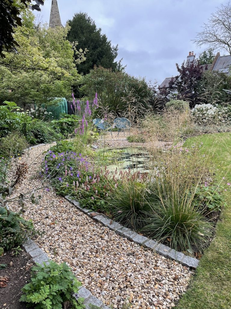 Grade two listed house and garden near Melton Mowbray